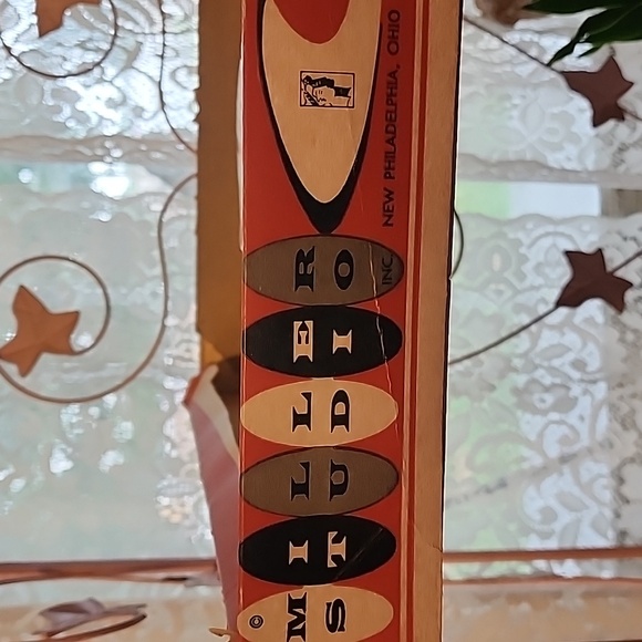 Elegant Wall Decor with Asian Motif - Picture 2 of 5